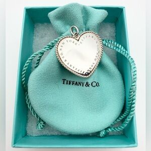 Tiffany & Co. XL twist heart charm in sterling silver